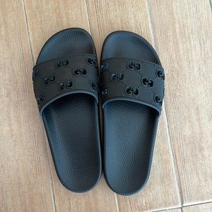 Gucci slides wines 8.5
